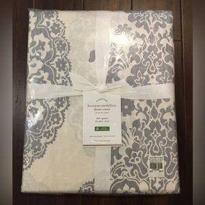 Pottery Barn Retired Lucianna Medallion Grey Duvet Cover in Full/Queen
